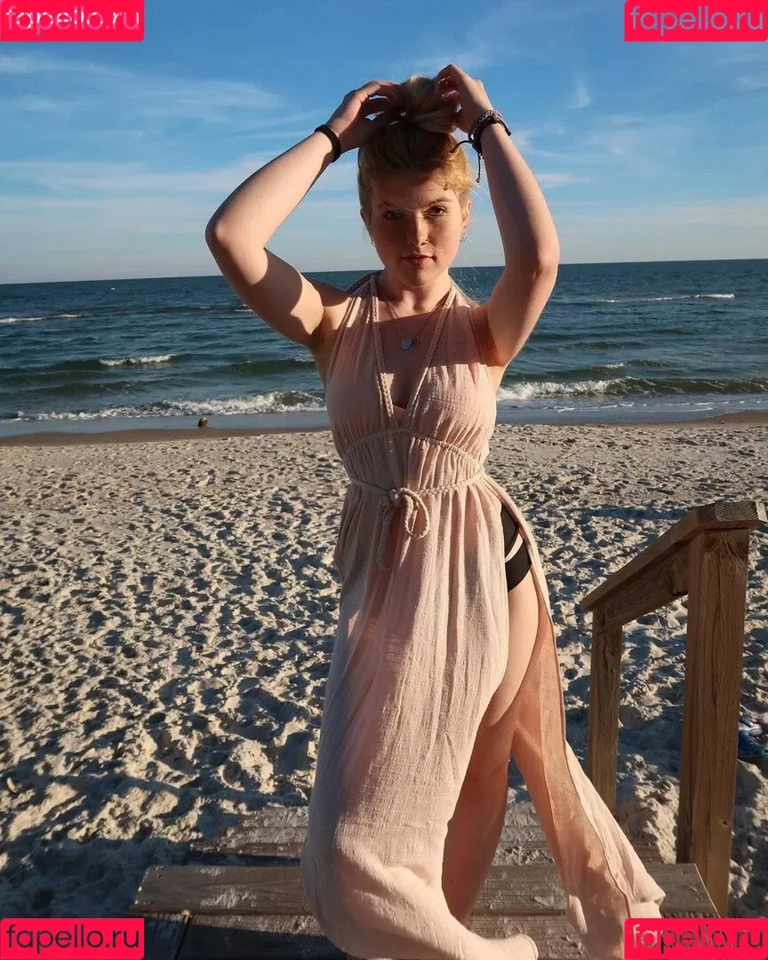 Elsuzannee Onlyfans Photo Gallery 