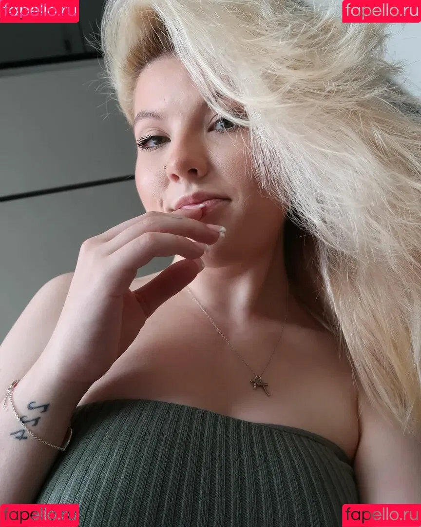 Elsuzannee Onlyfans Photo Gallery 