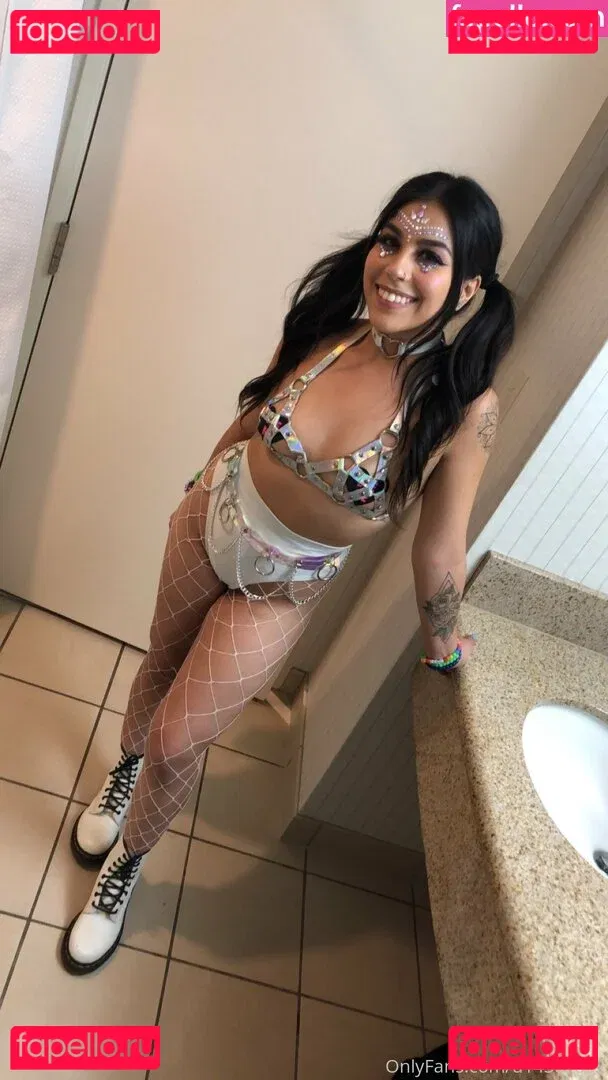 nympholatina Onlyfans Photo Gallery 