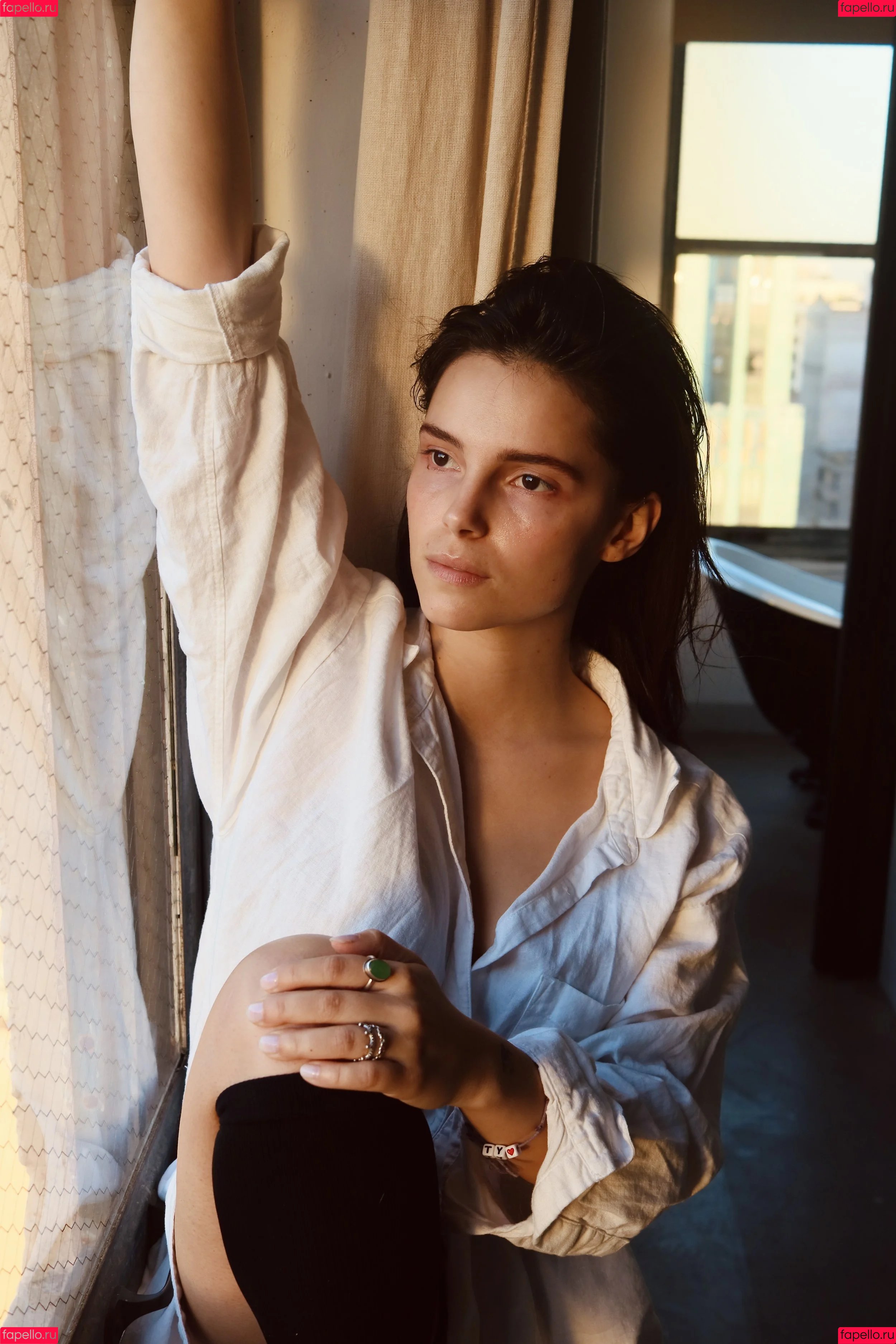 Inde Navarrette Onlyfans Photo Gallery 