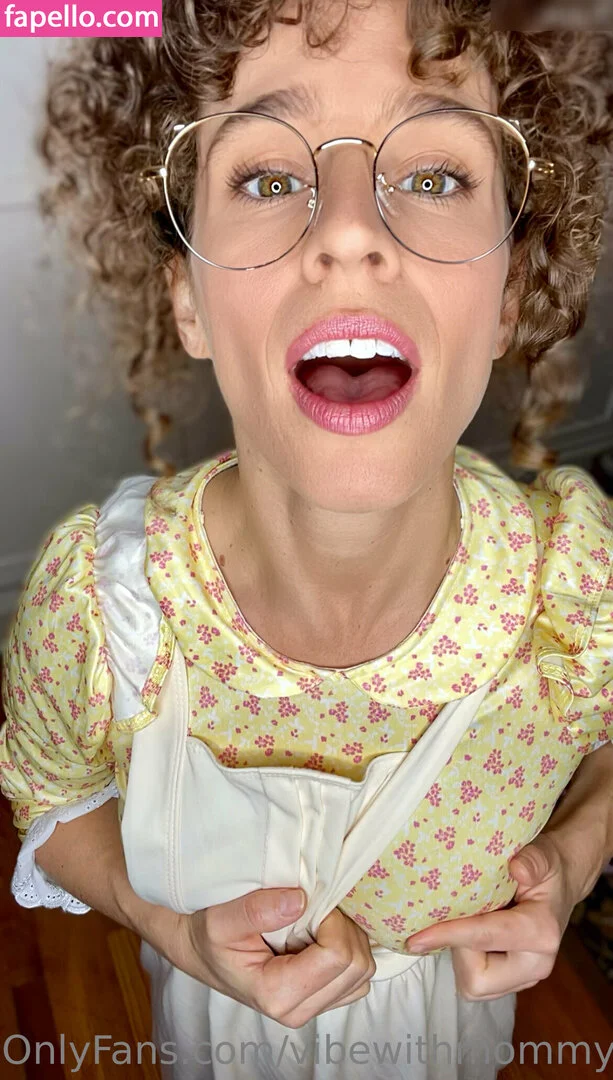 vibewithmommy Onlyfans Photo Gallery 