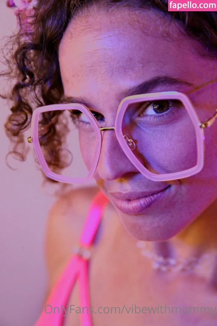 vibewithmommy Onlyfans Photo Gallery 