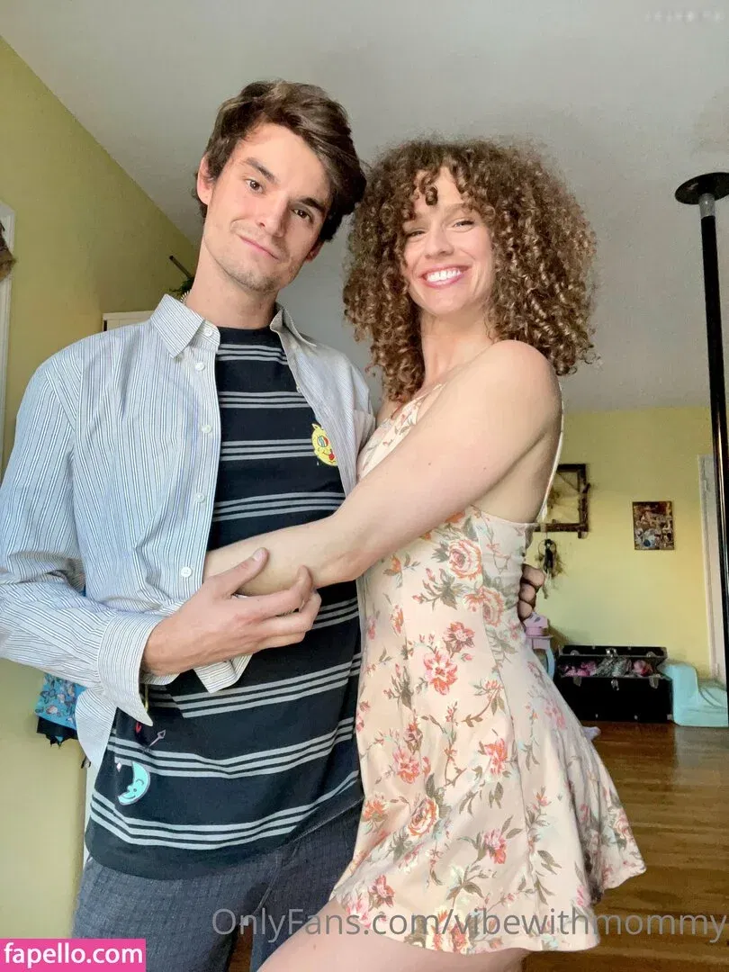 vibewithmommy Onlyfans Photo Gallery 