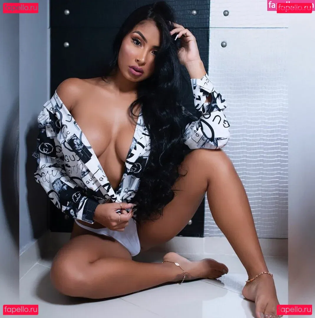 Karen Vasquez Onlyfans Photo Gallery 
