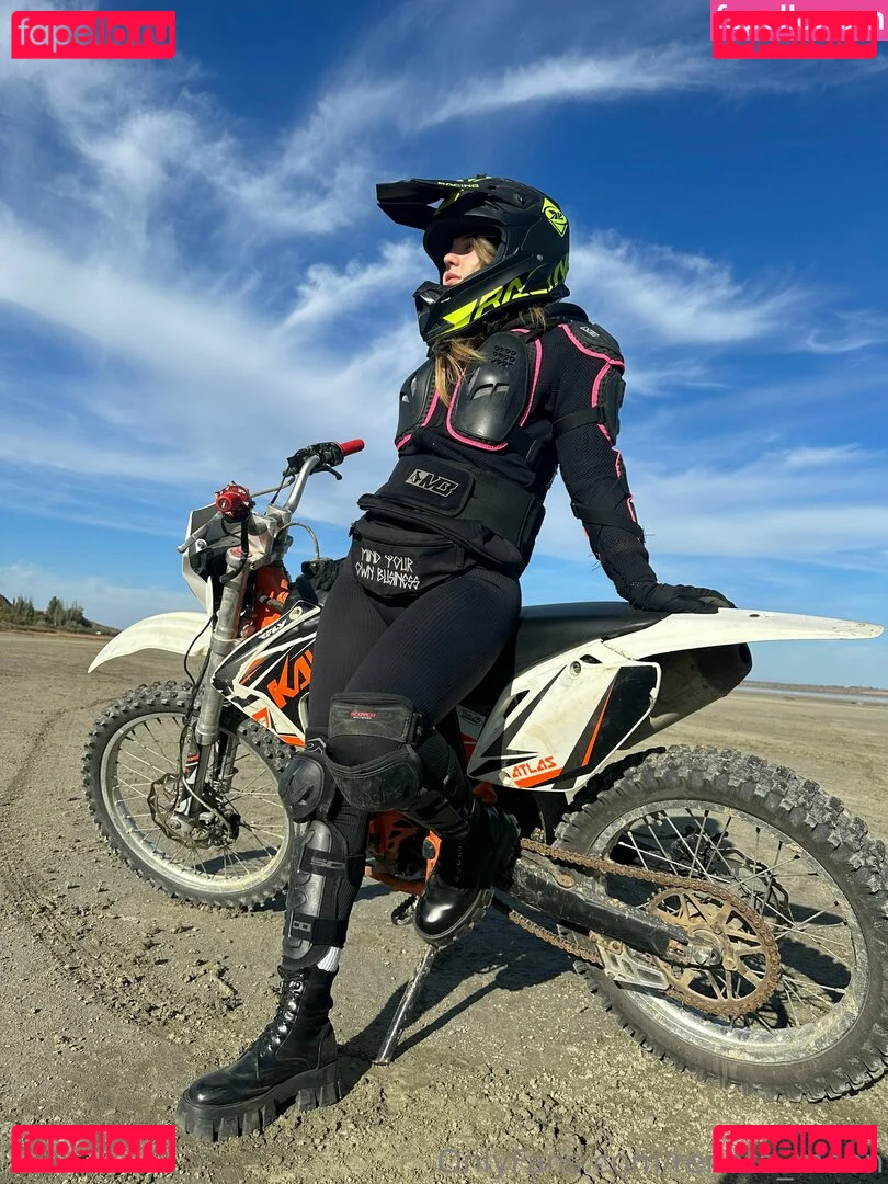 missmalou__ Onlyfans Photo Gallery 