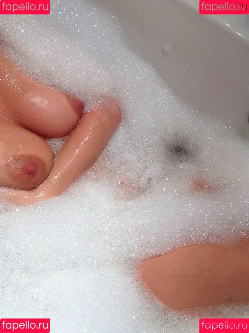 Holly Eriksson Onlyfans Photo Gallery 