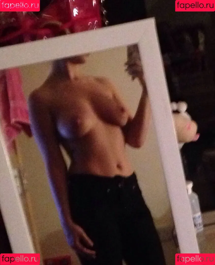 Holly Eriksson Onlyfans Photo Gallery 