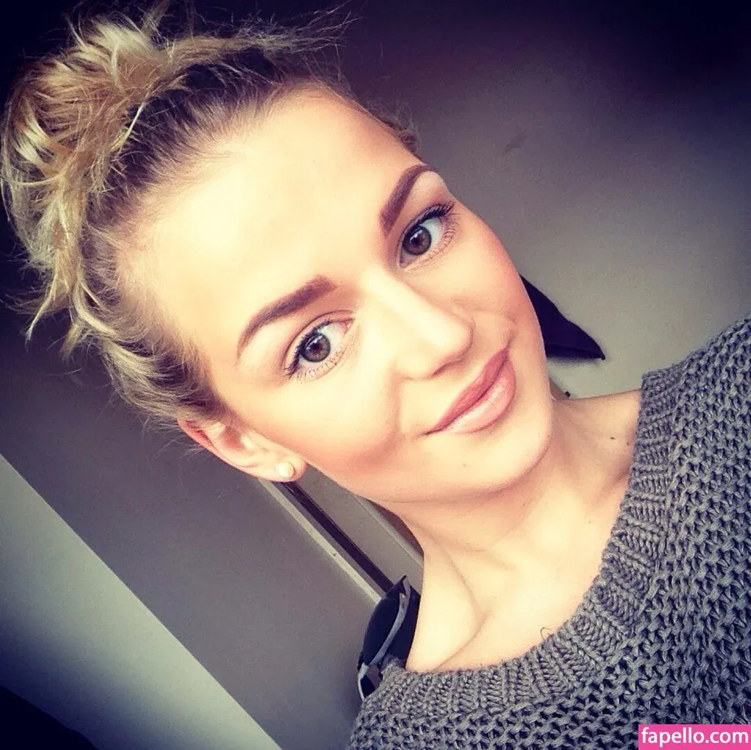 Holly Eriksson Onlyfans Photo Gallery 