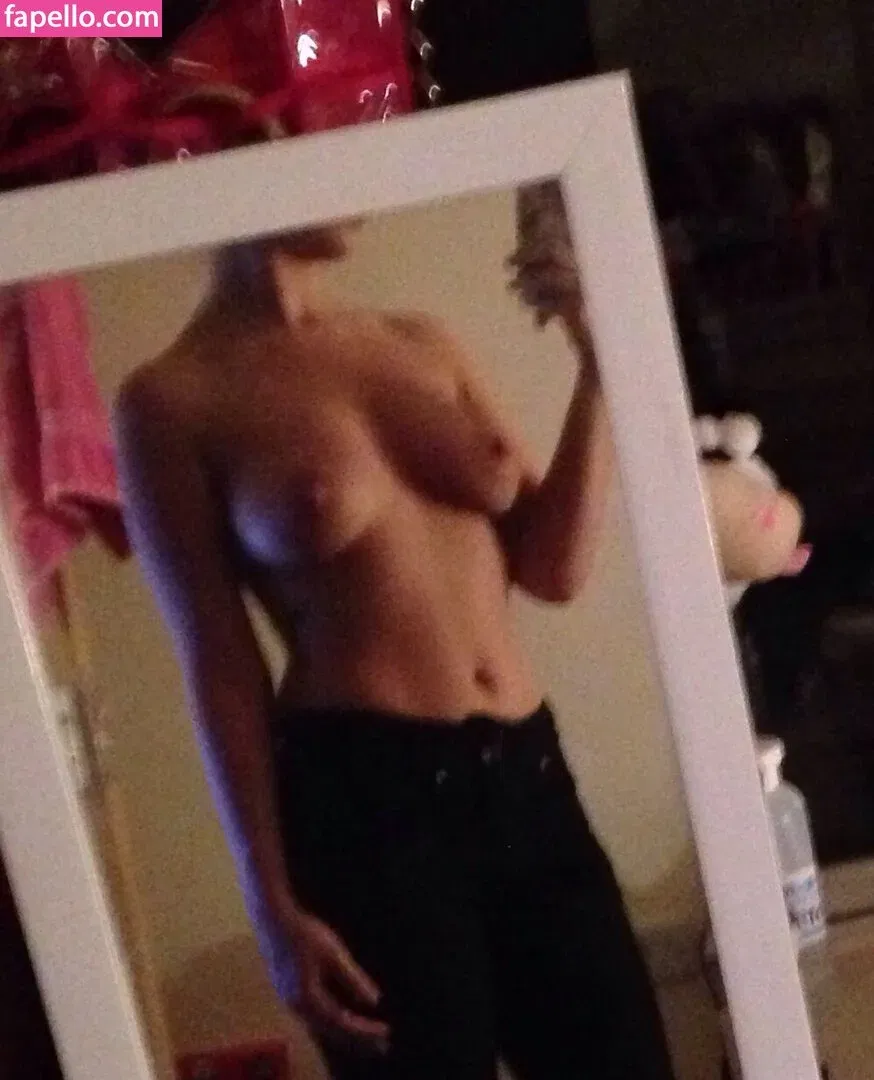 Holly Eriksson Onlyfans Photo Gallery 