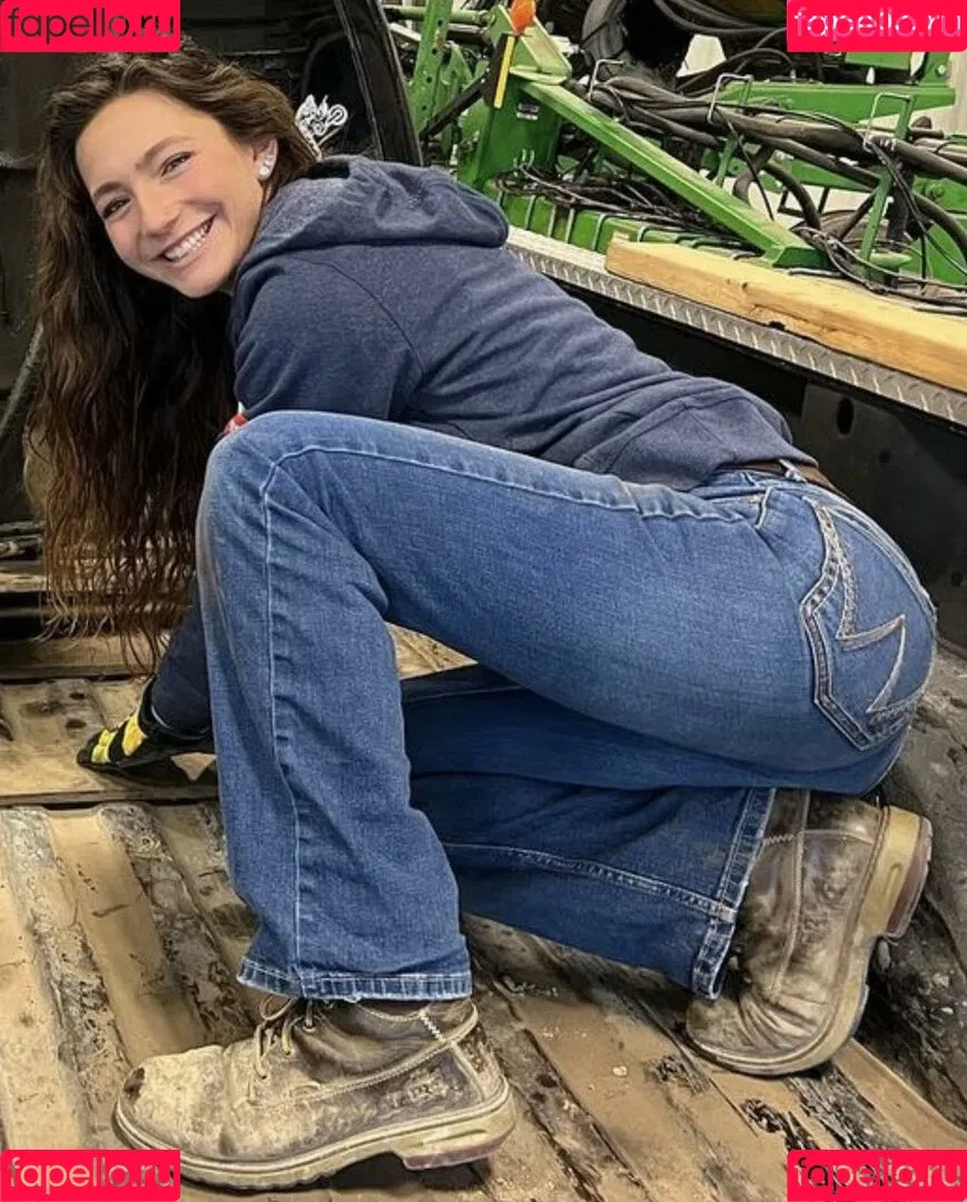 Laura Carlson Wilson Onlyfans Photo Gallery 