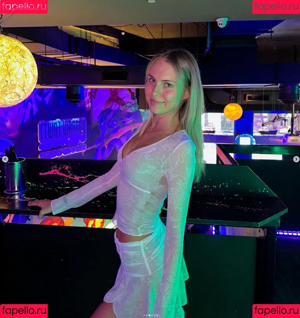 Sarah Lloyd Onlyfans Photo Gallery 