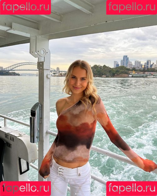 Sarah Lloyd Onlyfans Photo Gallery 