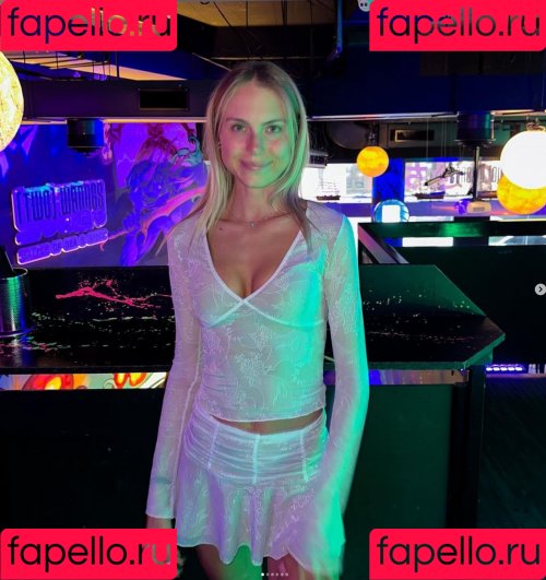 Sarah Lloyd Onlyfans Photo Gallery 