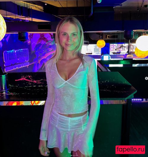 Sarah Lloyd Nude Onlyfans Photo 45