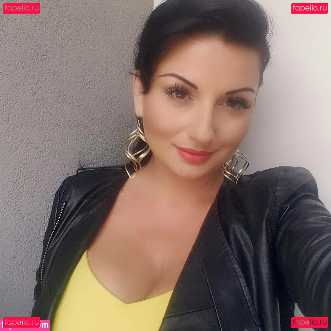 Rita Kyslinger Onlyfans Photo Gallery 