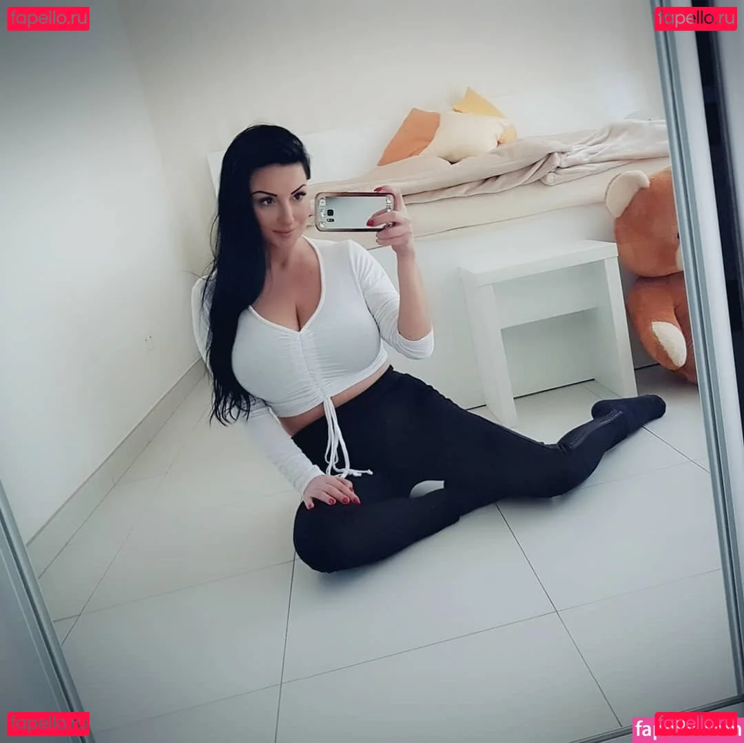 Rita Kyslinger Onlyfans Photo Gallery 