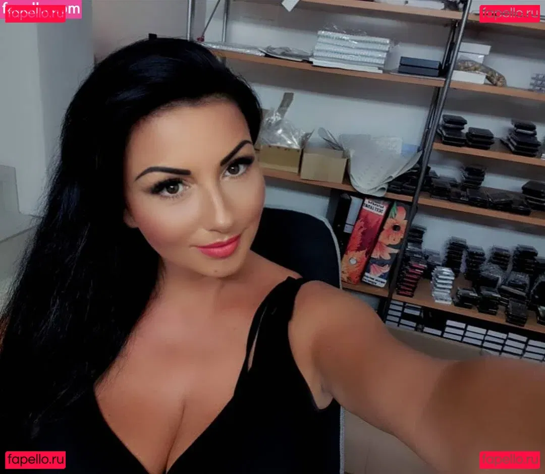 Rita Kyslinger Onlyfans Photo Gallery 