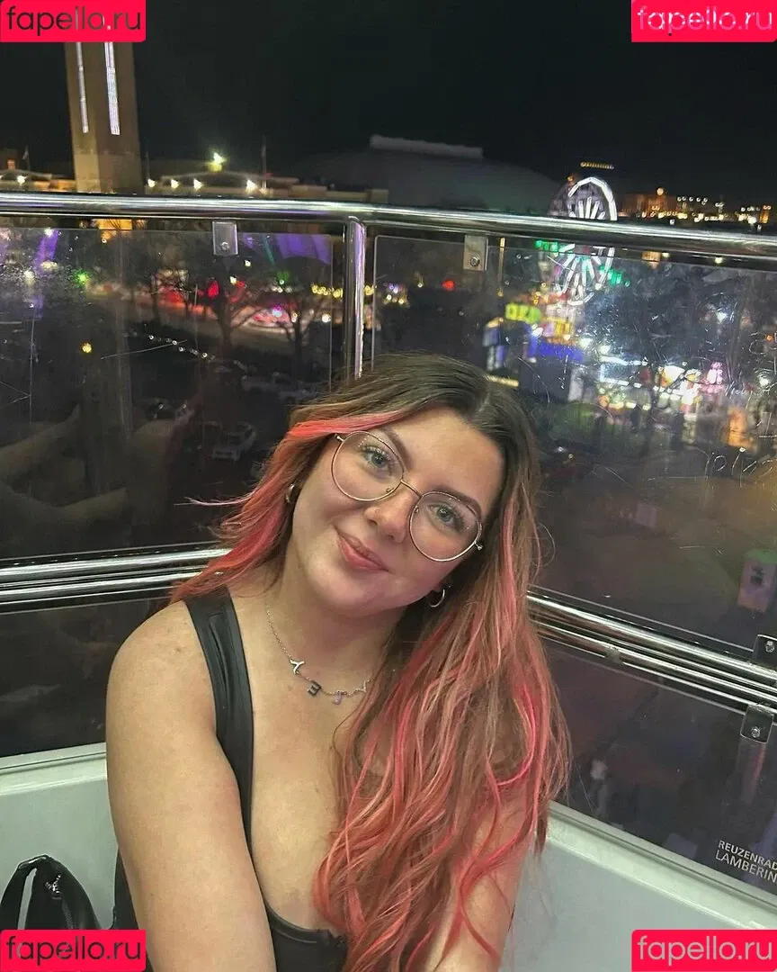 Hayley L Onlyfans Photo Gallery 