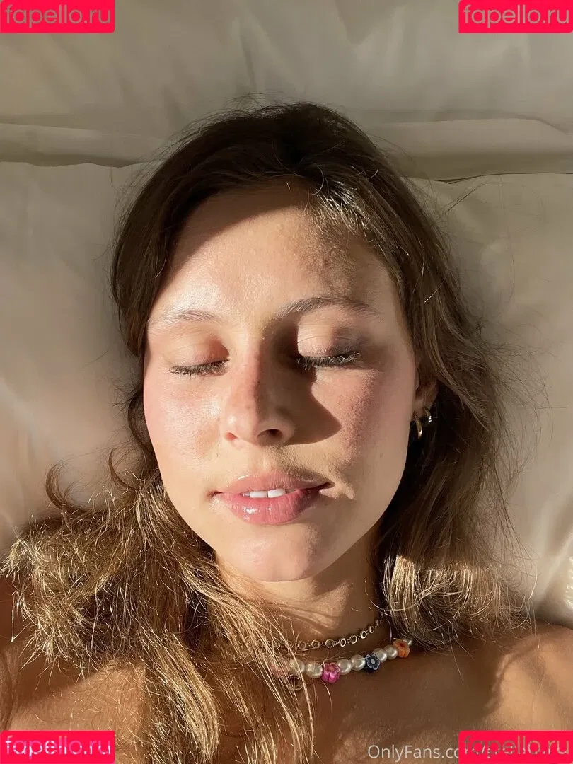stellabarey Onlyfans Photo Gallery 