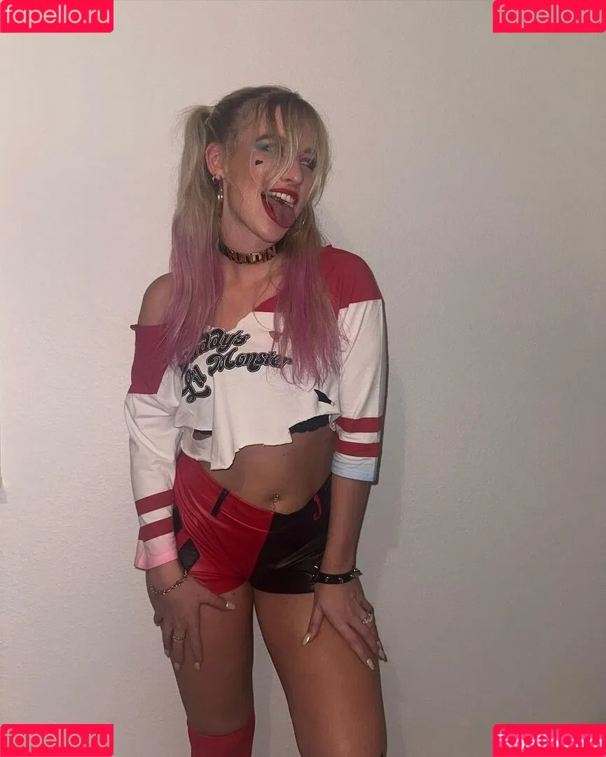 Caal.me.annaa Onlyfans Photo Gallery 