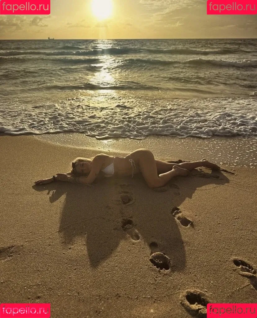 Caal.me.annaa Onlyfans Photo Gallery 