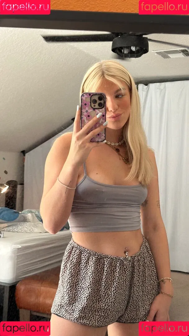 Caal.me.annaa Onlyfans Photo Gallery 