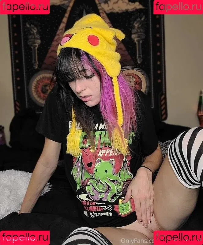 malice_in_w0nderland Onlyfans Photo Gallery 