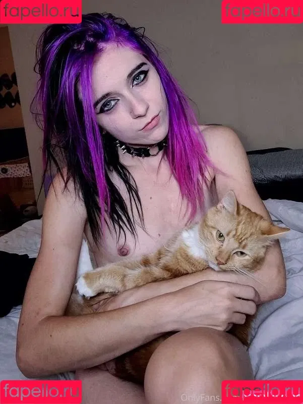 malice_in_w0nderland Onlyfans Photo Gallery 
