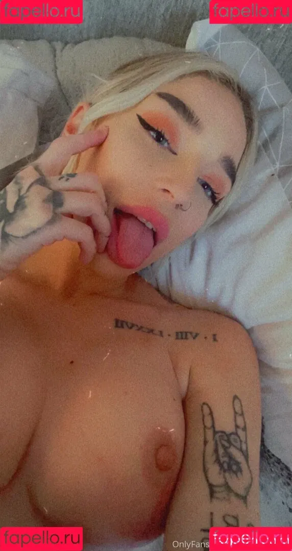 miaphilips Onlyfans Photo Gallery 