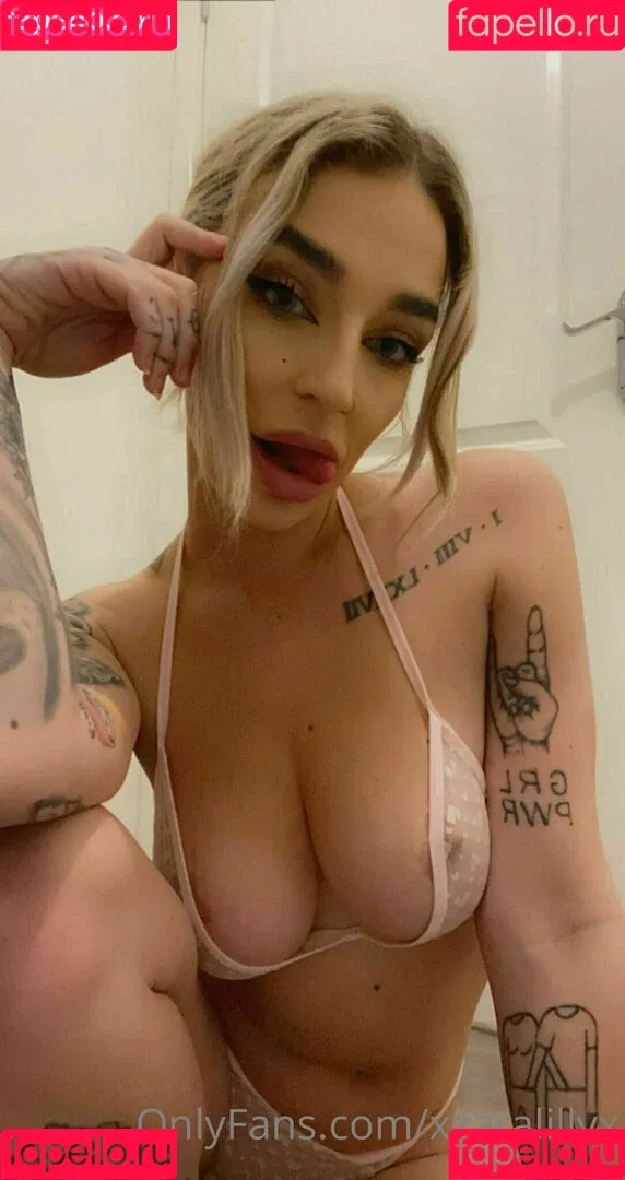 miaphilips Onlyfans Photo Gallery 