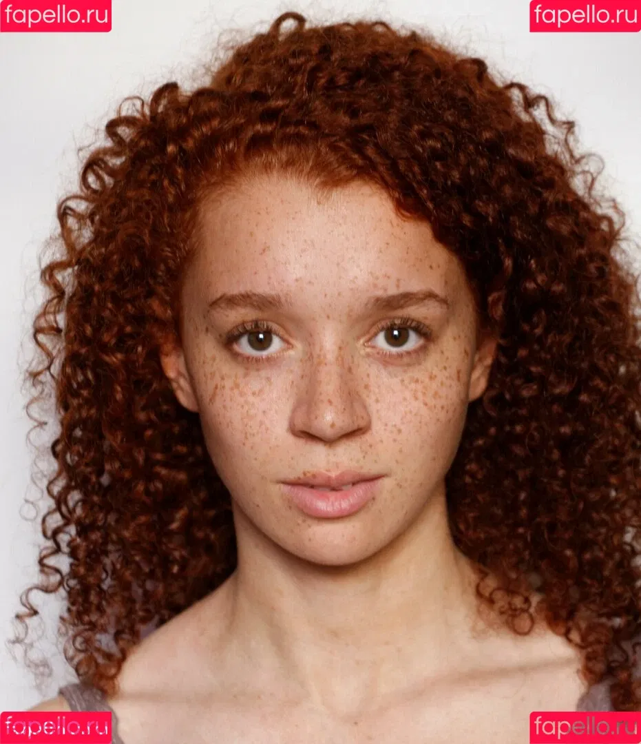 Erin Kellymen Onlyfans Photo Gallery 