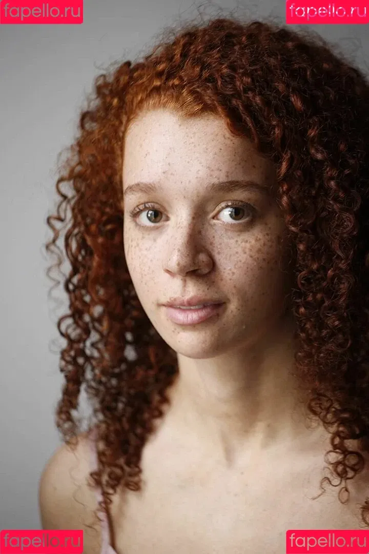 Erin Kellymen Onlyfans Photo Gallery 
