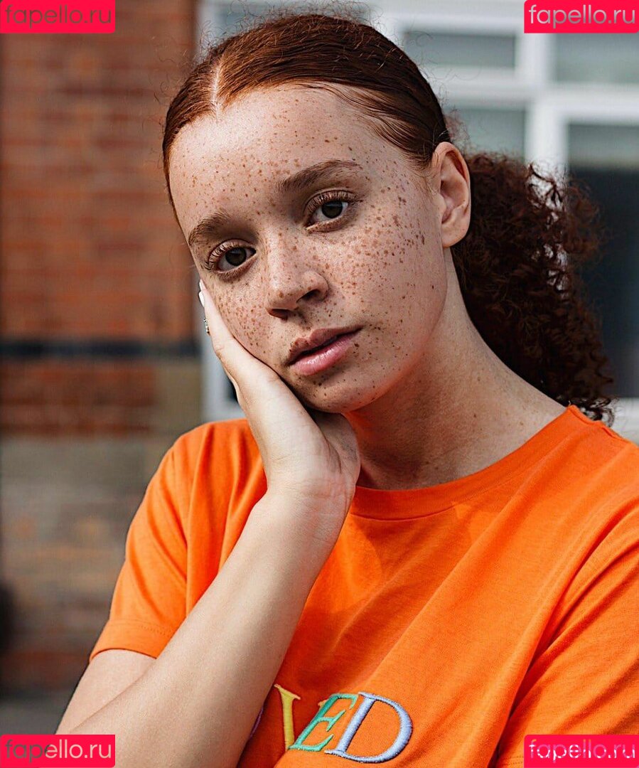 Erin Kellymen Onlyfans Photo Gallery 