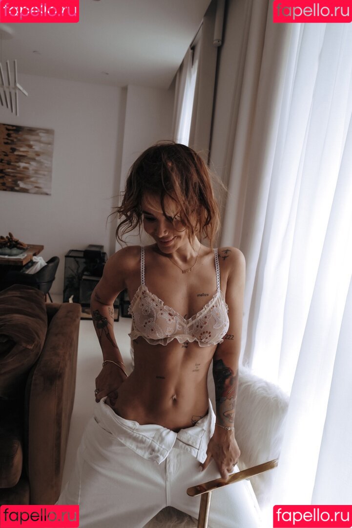 Aiza Dolmatova Onlyfans Photo Gallery 