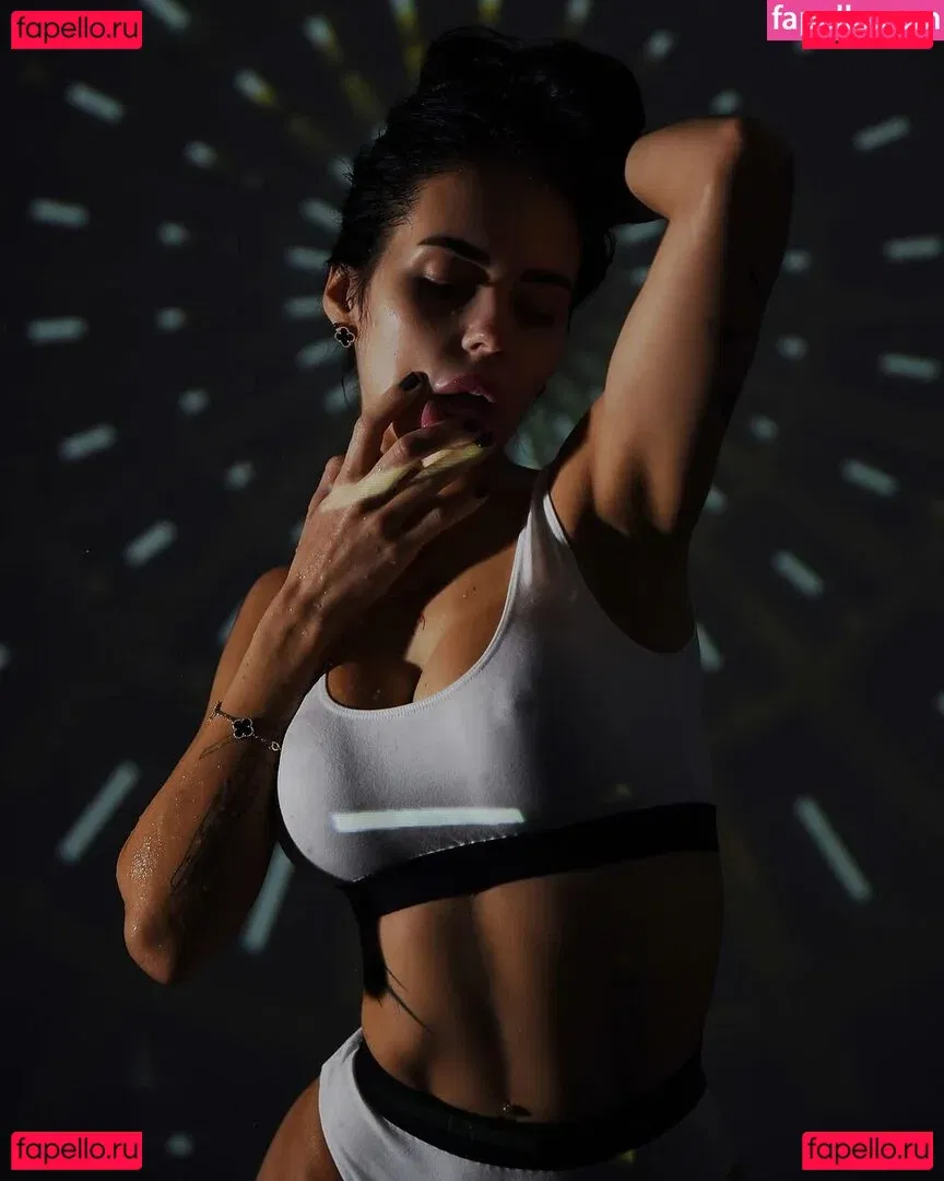 TinaKross Onlyfans Photo Gallery 