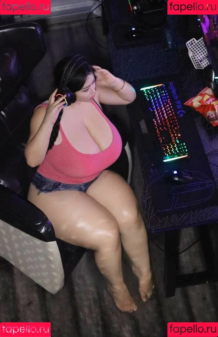 Pishen_eva Onlyfans Photo Gallery 