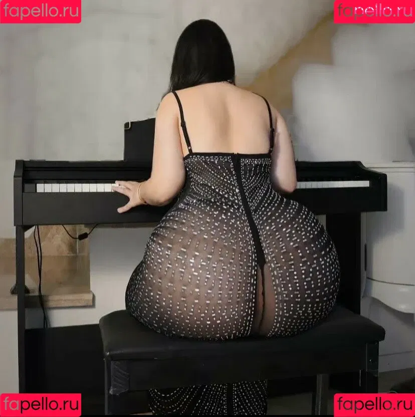 Pishen_eva Onlyfans Photo Gallery 