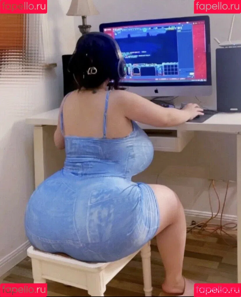 Pishen_eva Onlyfans Photo Gallery 