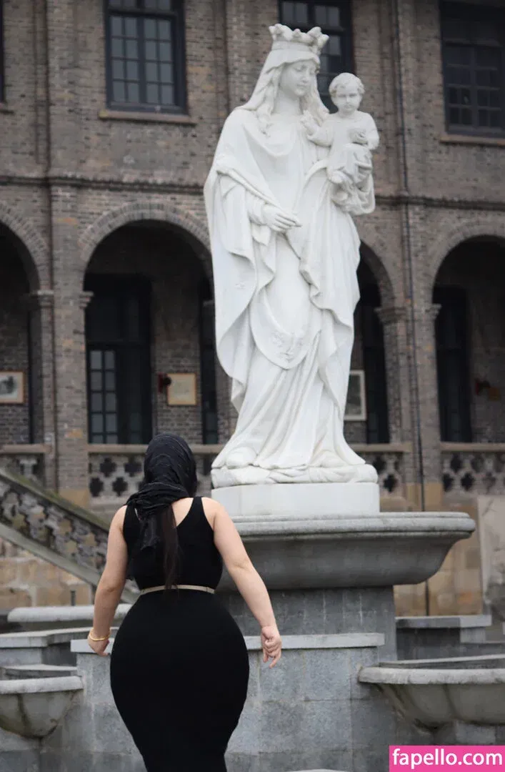 Pishen_eva Onlyfans Photo Gallery 