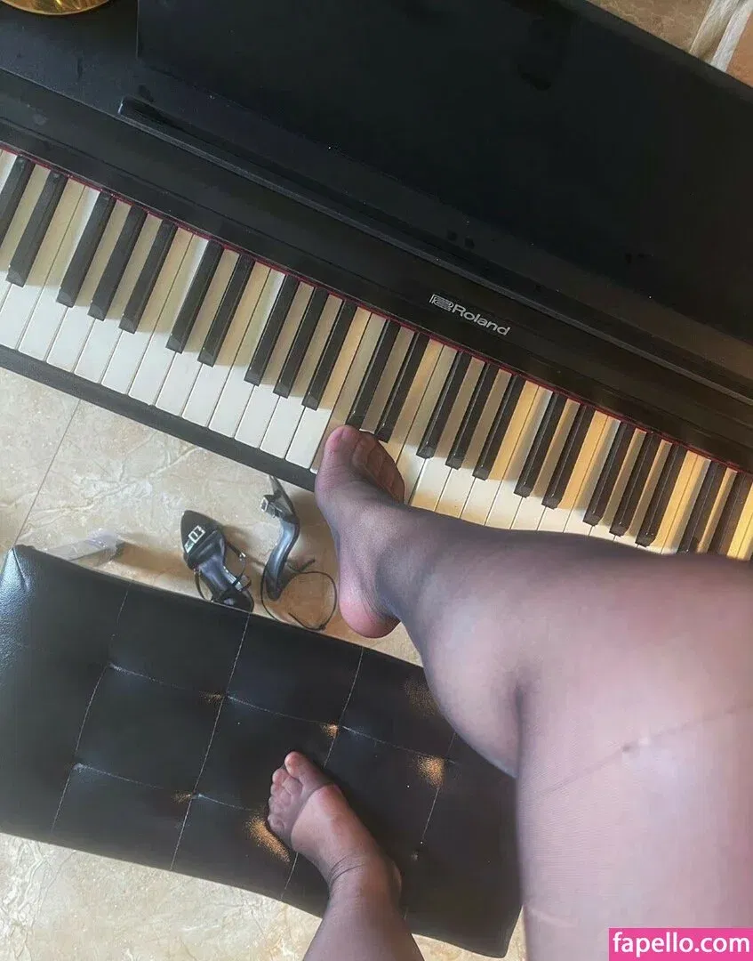 Pishen_eva Onlyfans Photo Gallery 