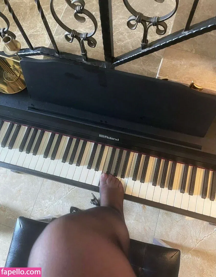 Pishen_eva Onlyfans Photo Gallery 