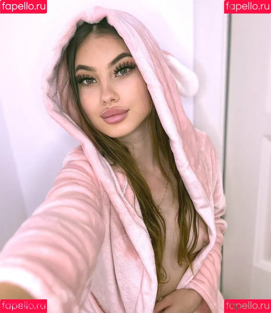 Andreea_raisa18 Onlyfans Photo Gallery 