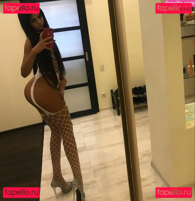 Elena Ibraginova Onlyfans Photo Gallery 