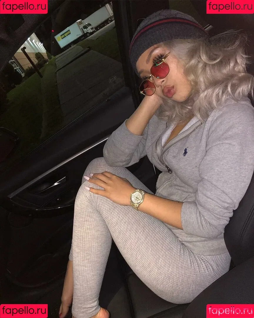 Thailiian Onlyfans Photo Gallery 