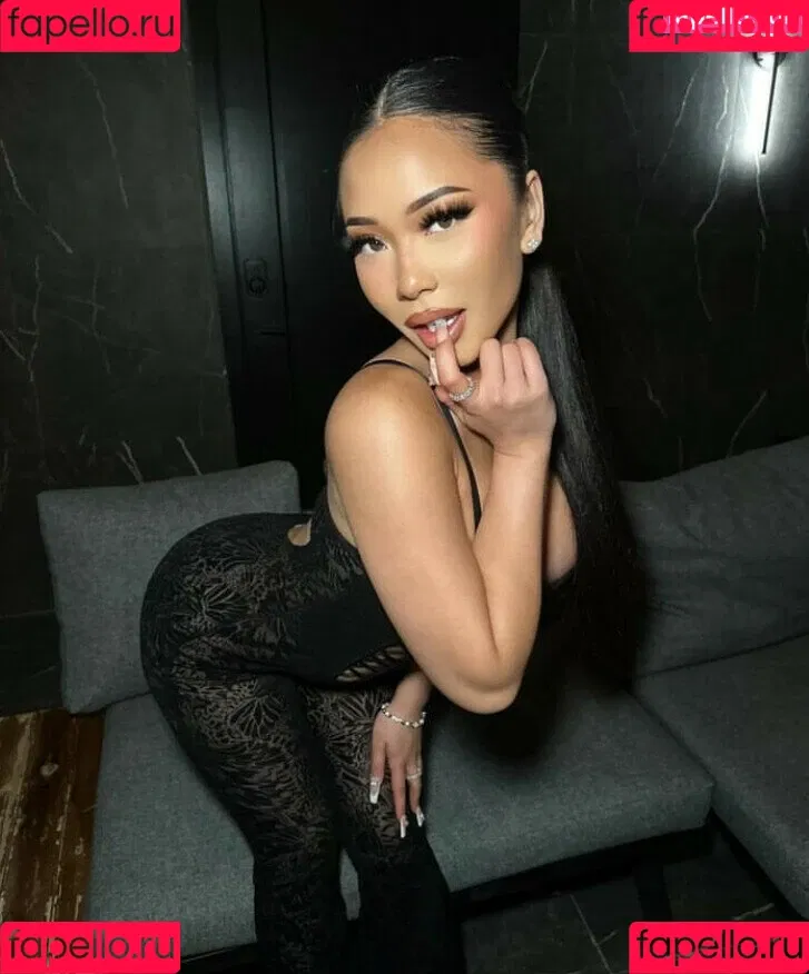 Thailiian Onlyfans Photo Gallery 