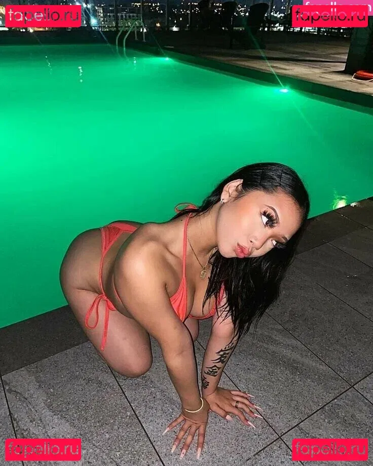 Thailiian Onlyfans Photo Gallery 