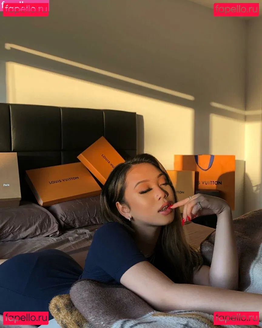 Thailiian Onlyfans Photo Gallery 