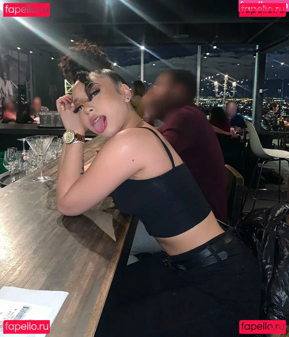 Thailiian Onlyfans Photo Gallery 