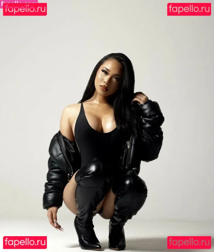 Thailiian Onlyfans Photo Gallery 