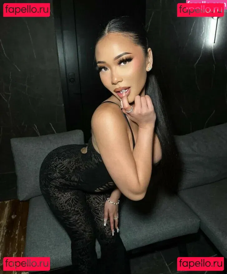 Thailiian Onlyfans Photo Gallery 